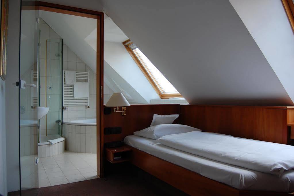 Kubler Stars Hotel Karlsruhe Exterior photo