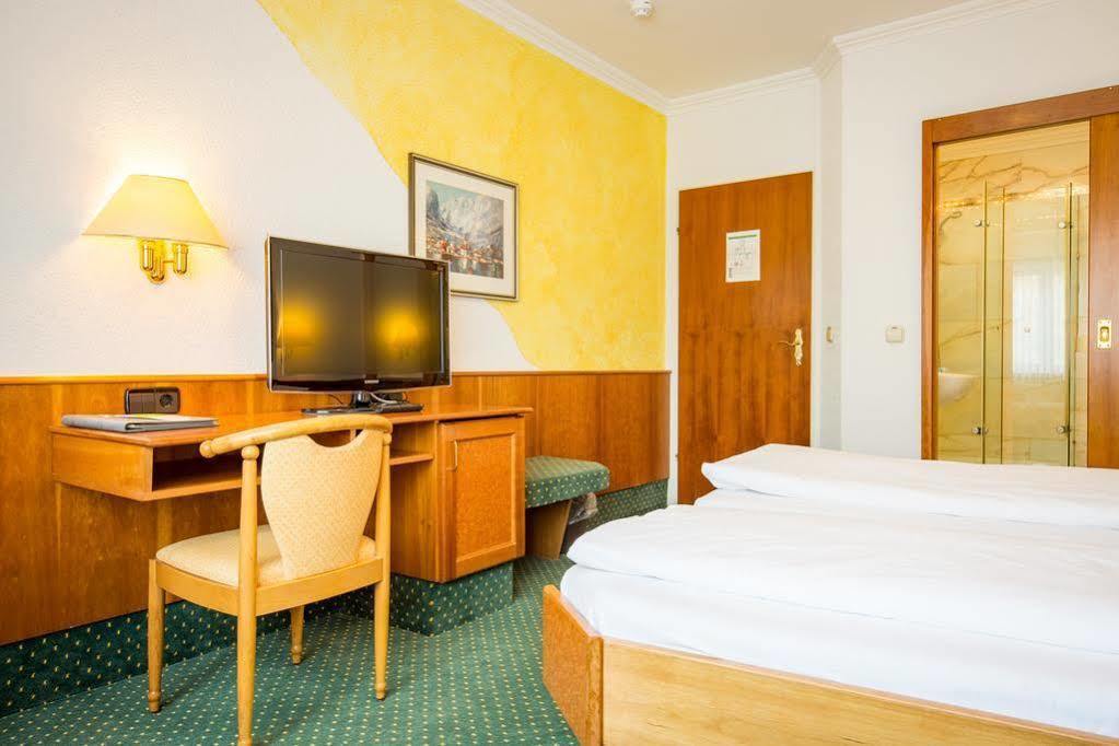 Kubler Stars Hotel Karlsruhe Exterior photo